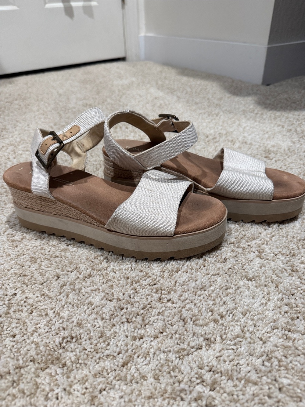 Toms women’s wedges